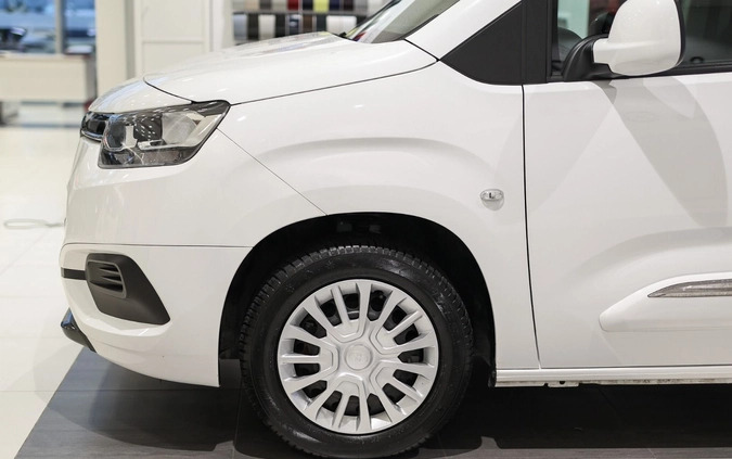 Toyota Proace City Verso cena 85850 przebieg: 86831, rok produkcji 2021 z Brzostek małe 596